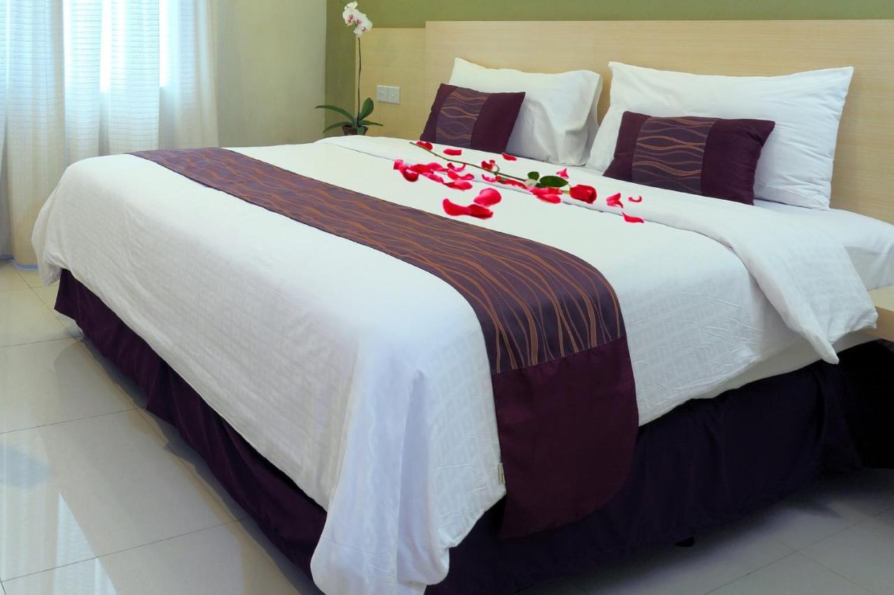 Lombok Plaza Hotel And Convention Mataram Quarto foto