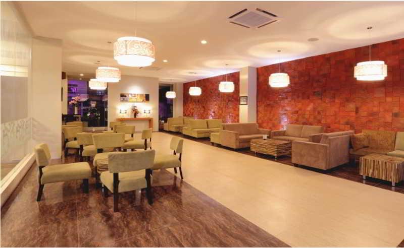 Lombok Plaza Hotel And Convention Mataram Exterior foto