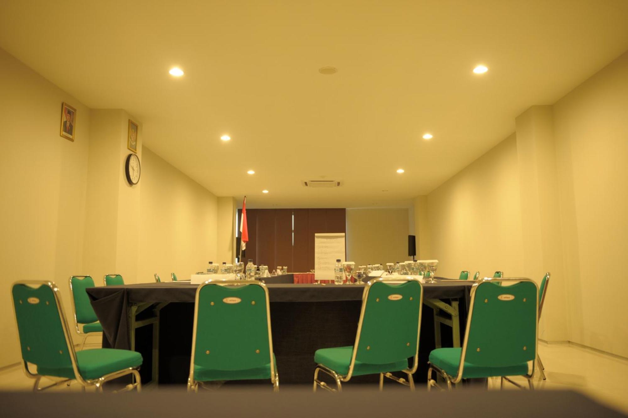 Lombok Plaza Hotel And Convention Mataram Exterior foto