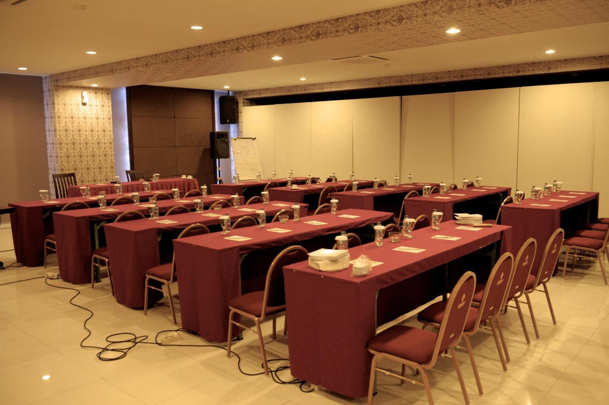 Lombok Plaza Hotel And Convention Mataram Exterior foto