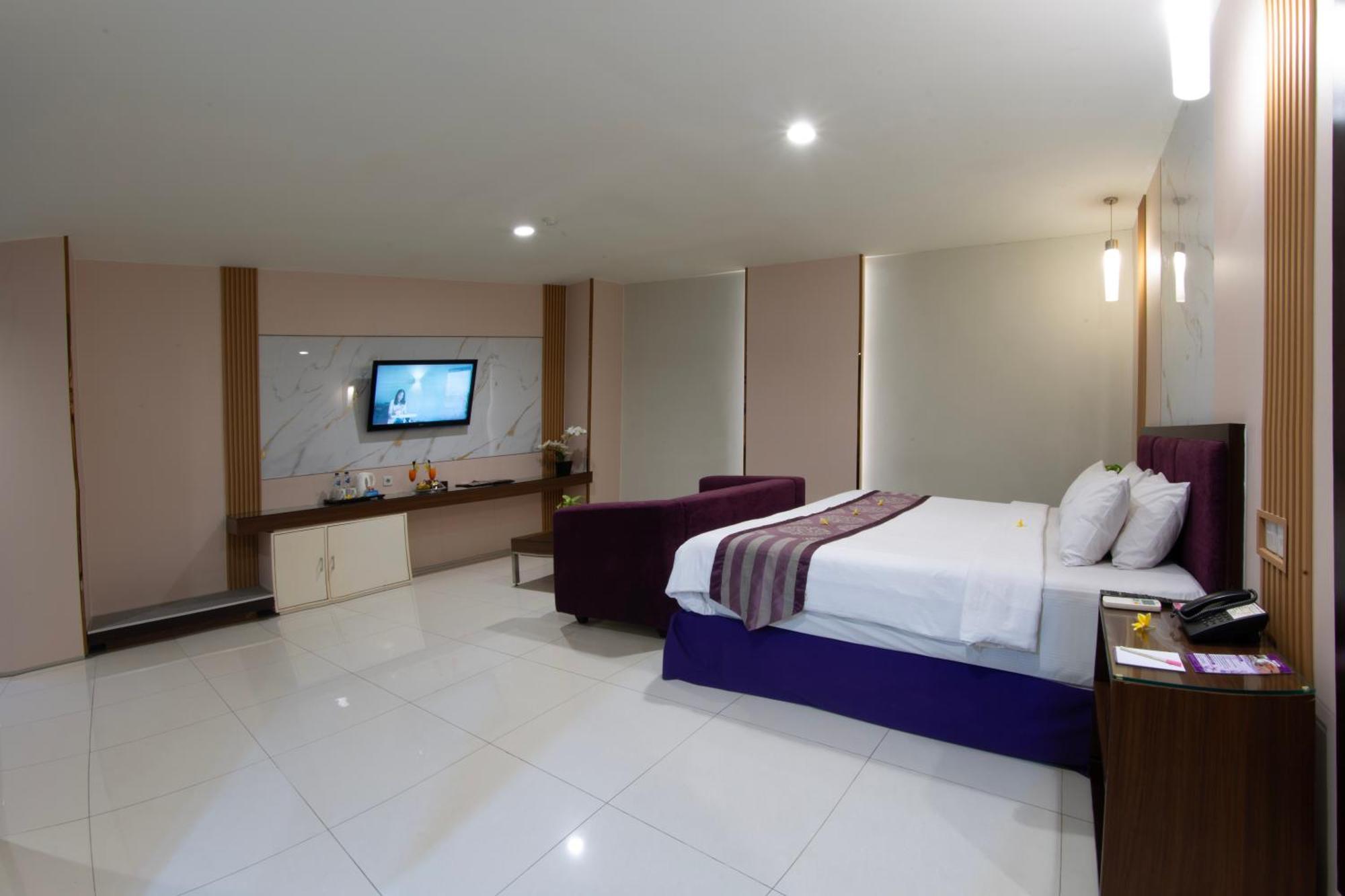 Lombok Plaza Hotel And Convention Mataram Exterior foto