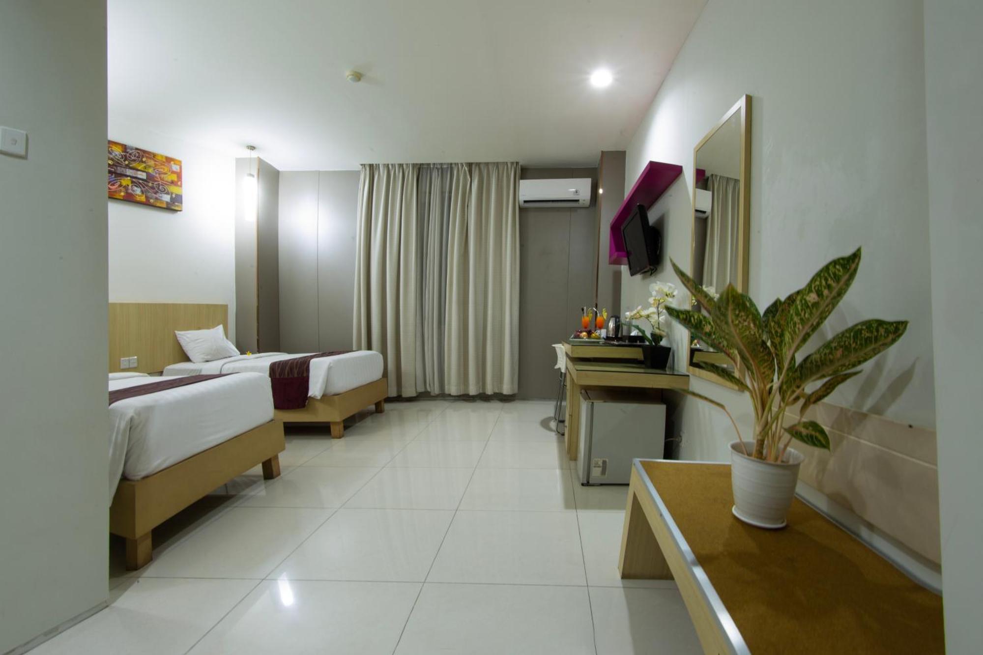 Lombok Plaza Hotel And Convention Mataram Exterior foto