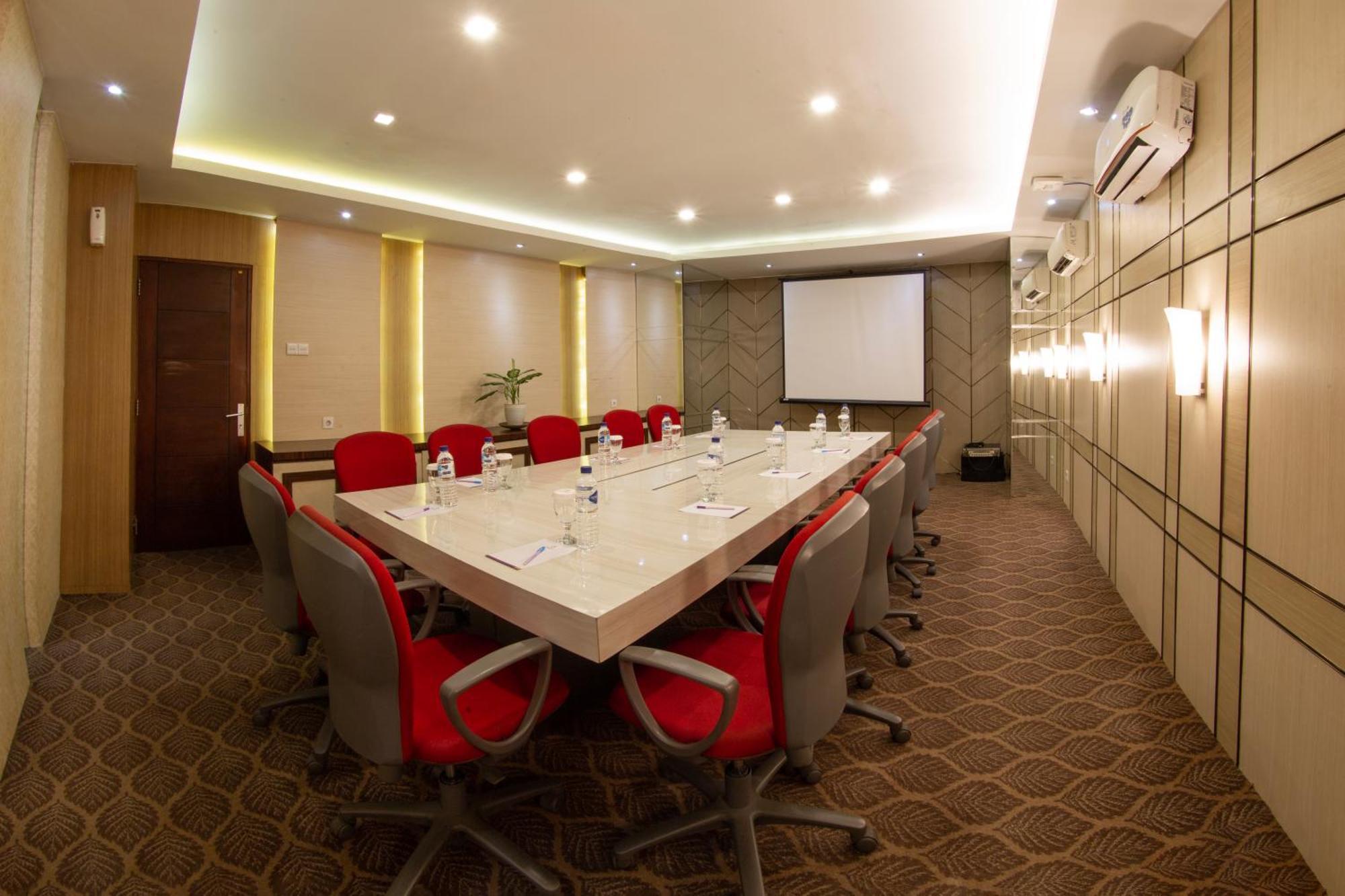 Lombok Plaza Hotel And Convention Mataram Exterior foto